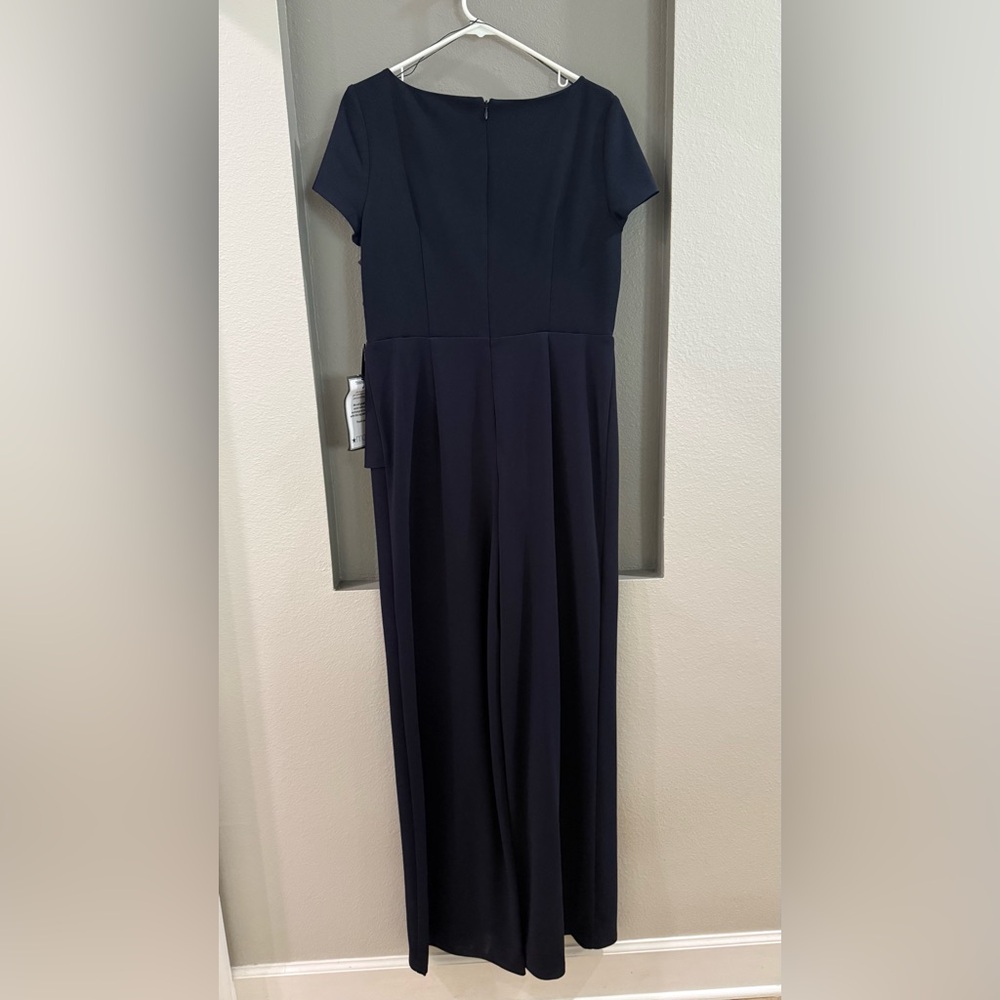 NWT Adrian Papell CREPE CASCADE JUMPSUIT. Size 12 - Picture 5 of 5